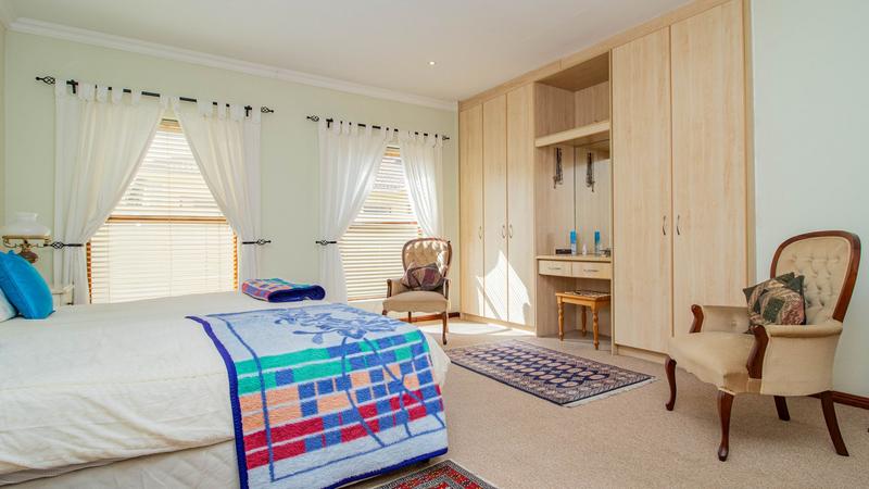 3 Bedroom Property for Sale in Sandbaai Western Cape